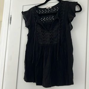 GAP Black Eyelet Top | S